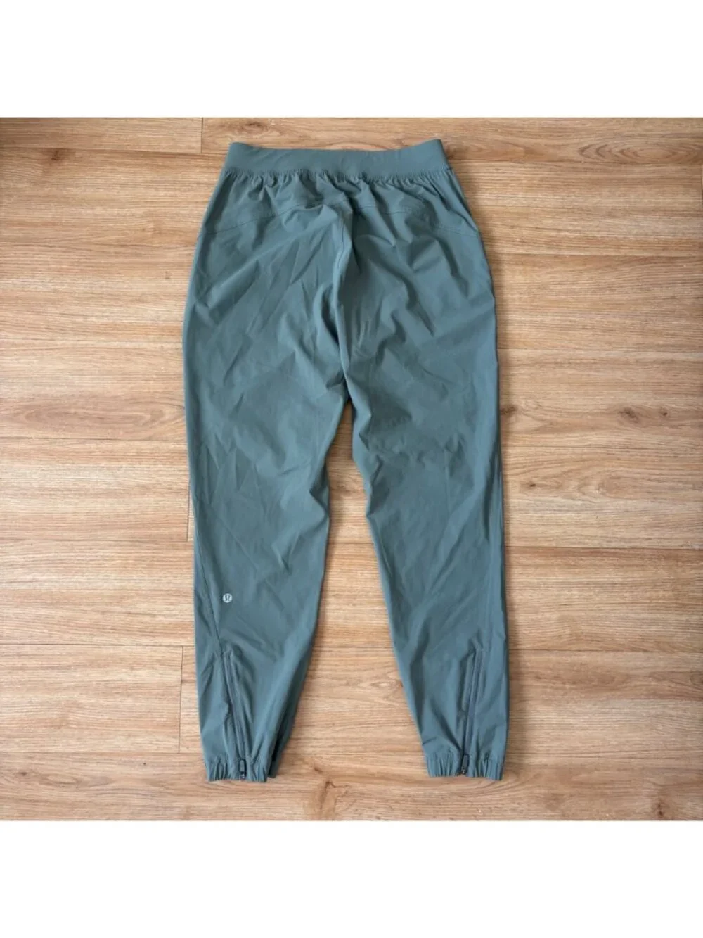 Lululemon Athletic Adapted State High Rise Jogger 28” Grey Sage Women’s Sz 6
